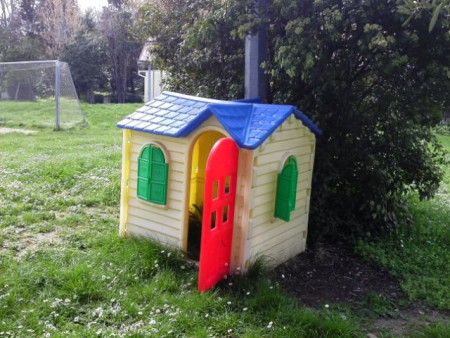 Casetta nel parco giochi